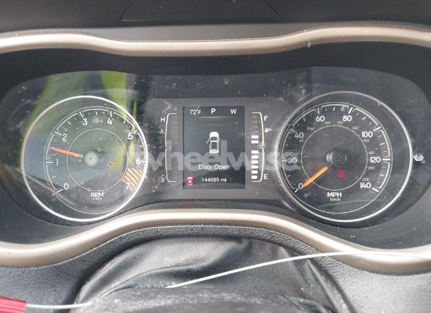 Photo 7 of 2015 Jeep Cherokee SPORT (VIN 1C4PJLAB0FW596407)