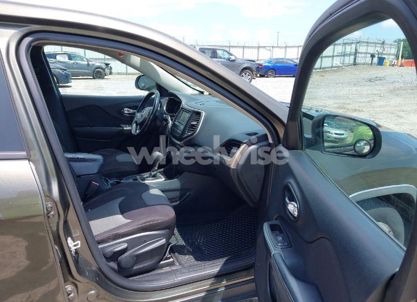 Photo 5 of 2015 Jeep Cherokee SPORT (VIN 1C4PJLAB0FW660722)