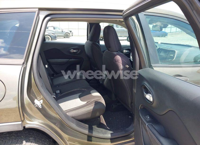 Photo 8 of 2015 Jeep Cherokee SPORT (VIN 1C4PJLAB0FW660722)