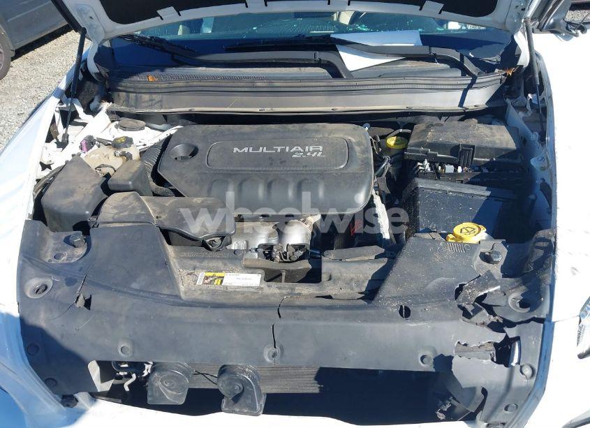 Photo 10 of 2015 Jeep Cherokee SPORT (VIN 1C4PJLAB0FW766443)