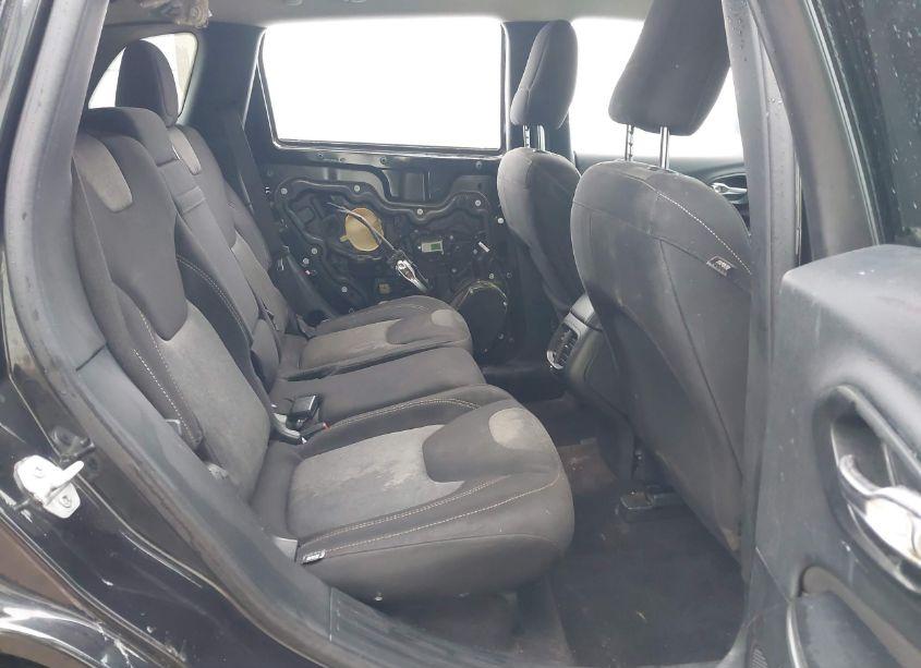 Photo 8 of 2016 Jeep Cherokee SPORT (VIN 1C4PJLAB0GW304370)