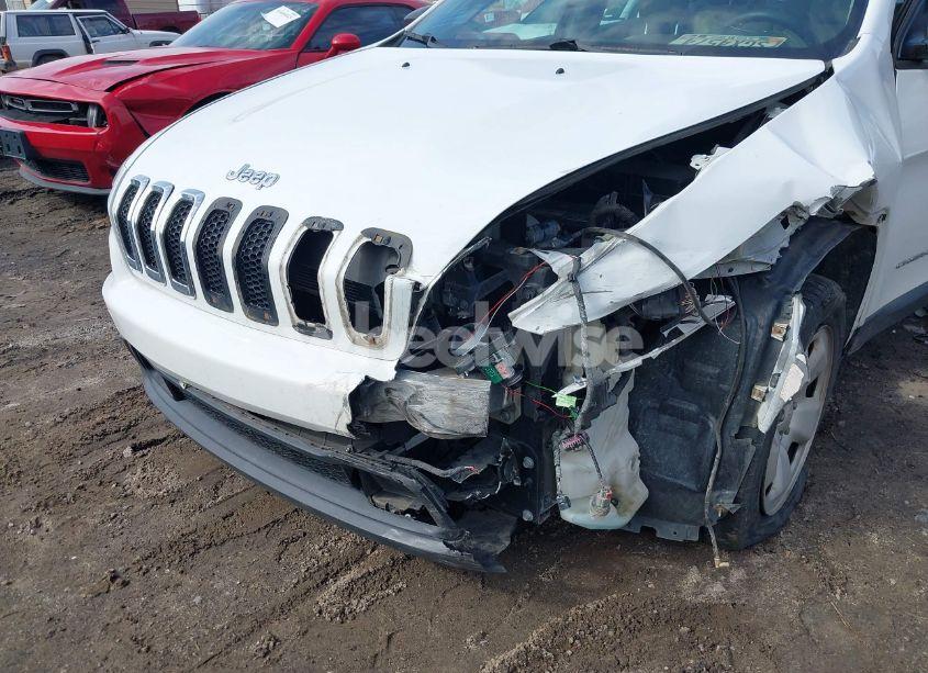 Photo 6 of 2015 Jeep Cherokee SPORT (VIN 1C4PJLAB1FW531355)