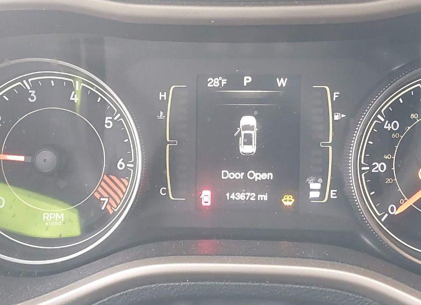 Photo 16 of 2015 Jeep Cherokee SPORT (VIN 1C4PJLAB1FW676718)