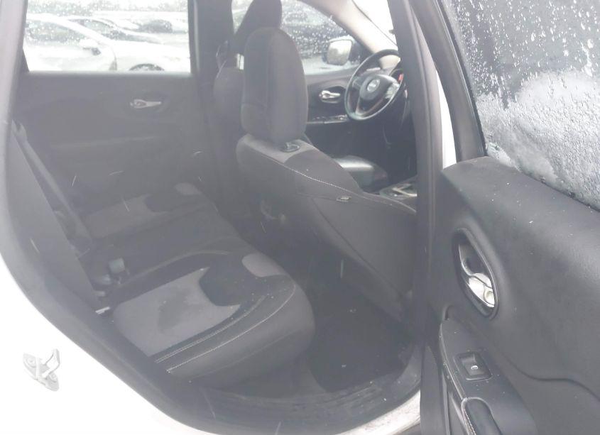 Photo 8 of 2015 Jeep Cherokee SPORT (VIN 1C4PJLAB1FW676718)