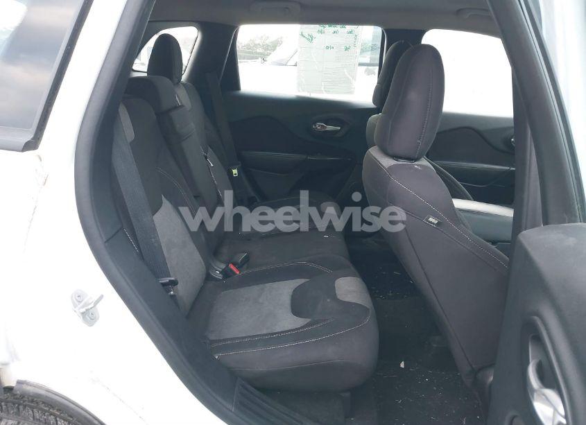 Photo 8 of 2016 Jeep Cherokee SPORT (VIN 1C4PJLAB1GW159968)