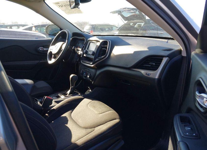 Photo 5 of 2016 Jeep Cherokee SPORT (VIN 1C4PJLAB1GW264896)