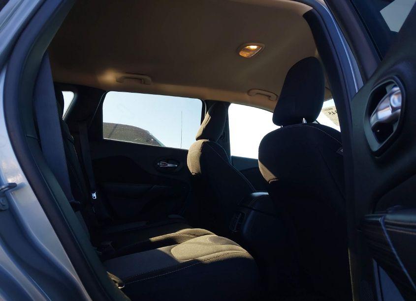 Photo 8 of 2016 Jeep Cherokee SPORT (VIN 1C4PJLAB1GW264896)