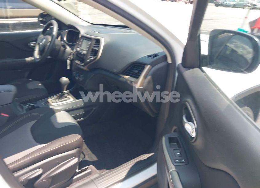 Photo 5 of 2016 Jeep Cherokee ALTITUDE (VIN 1C4PJLAB1GW336793)