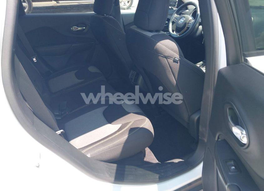 Photo 8 of 2016 Jeep Cherokee ALTITUDE (VIN 1C4PJLAB1GW336793)