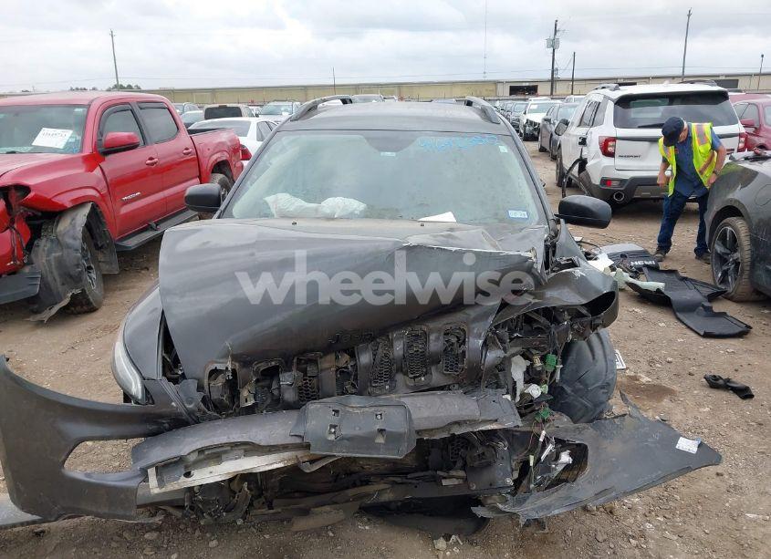 Photo 13 of 2016 Jeep Cherokee ALTITUDE (VIN 1C4PJLAB1GW350578)