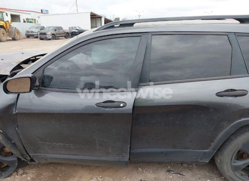 Photo 15 of 2016 Jeep Cherokee ALTITUDE (VIN 1C4PJLAB1GW350578)