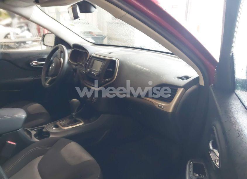 Photo 5 of 2017 Jeep Cherokee SPORT FWD (VIN 1C4PJLAB1HW547980)