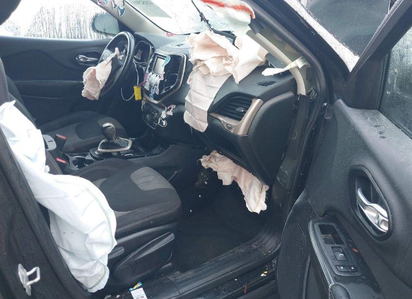 Photo 5 of 2014 Jeep Cherokee SPORT (VIN 1C4PJLAB2EW182740)