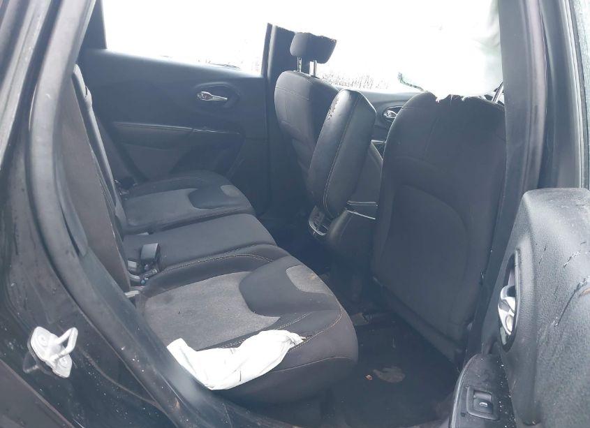 Photo 8 of 2014 Jeep Cherokee SPORT (VIN 1C4PJLAB2EW182740)