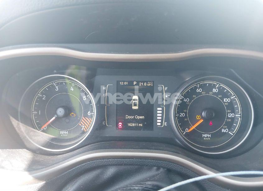 Photo 7 of 2015 Jeep Cherokee SPORT (VIN 1C4PJLAB2FW546981)