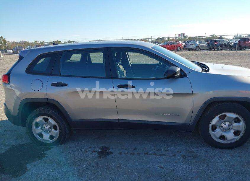 Photo 13 of 2015 Jeep Cherokee SPORT (VIN 1C4PJLAB2FW684620)