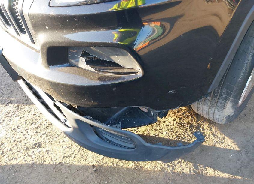 Photo 6 of 2015 Jeep Cherokee SPORT (VIN 1C4PJLAB2FW701044)