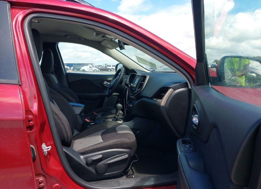 Photo 5 of 2016 Jeep Cherokee SPORT (VIN 1C4PJLAB2GW107121)