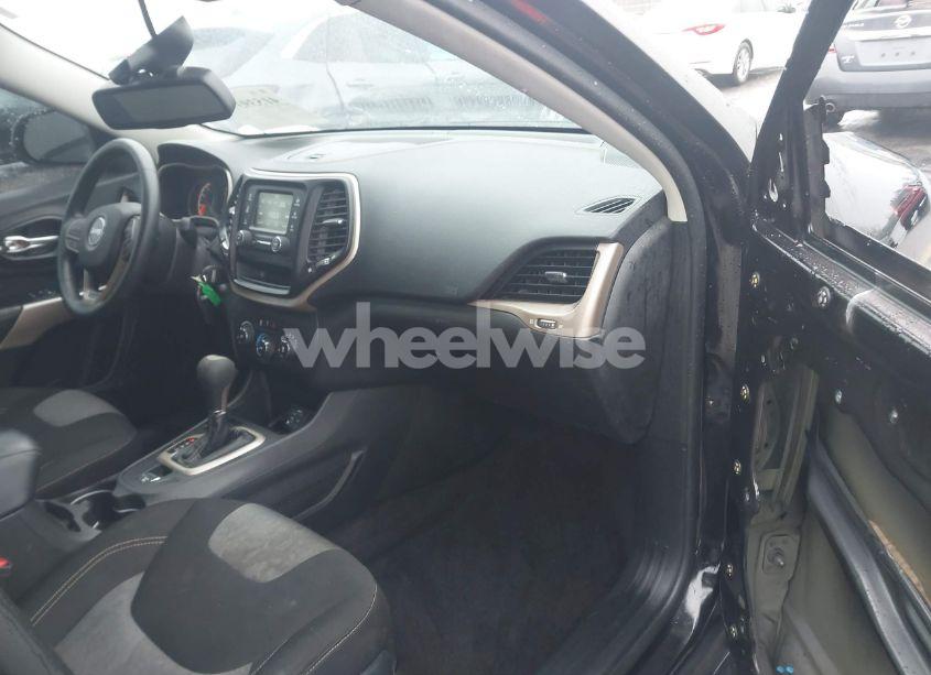 Photo 5 of 2017 Jeep Cherokee SPORT FWD (VIN 1C4PJLAB2HW642872)