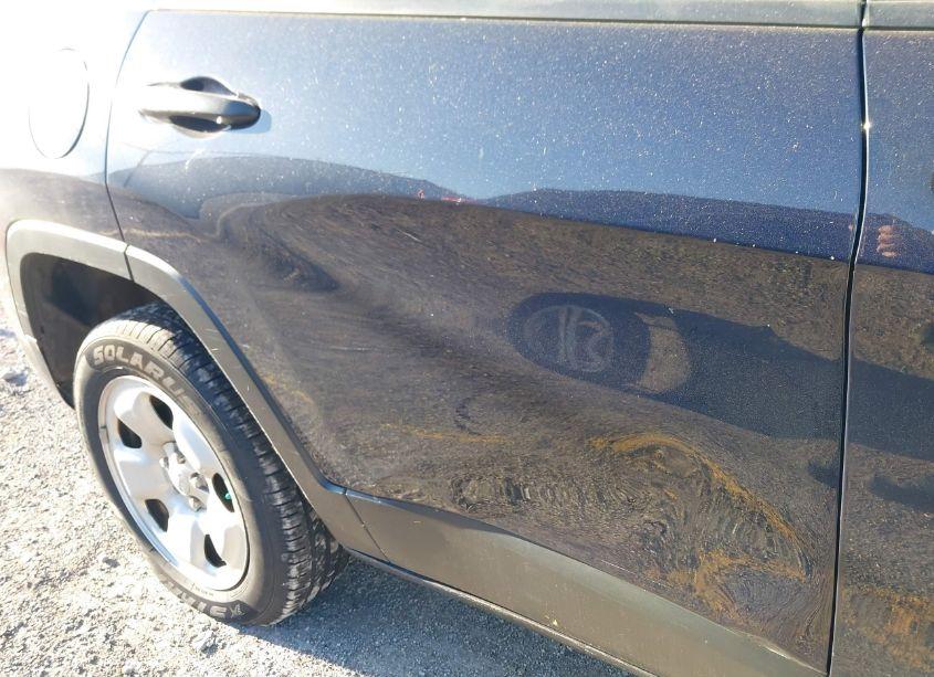 Photo 18 of 2015 Jeep Cherokee SPORT (VIN 1C4PJLAB3FW517022)