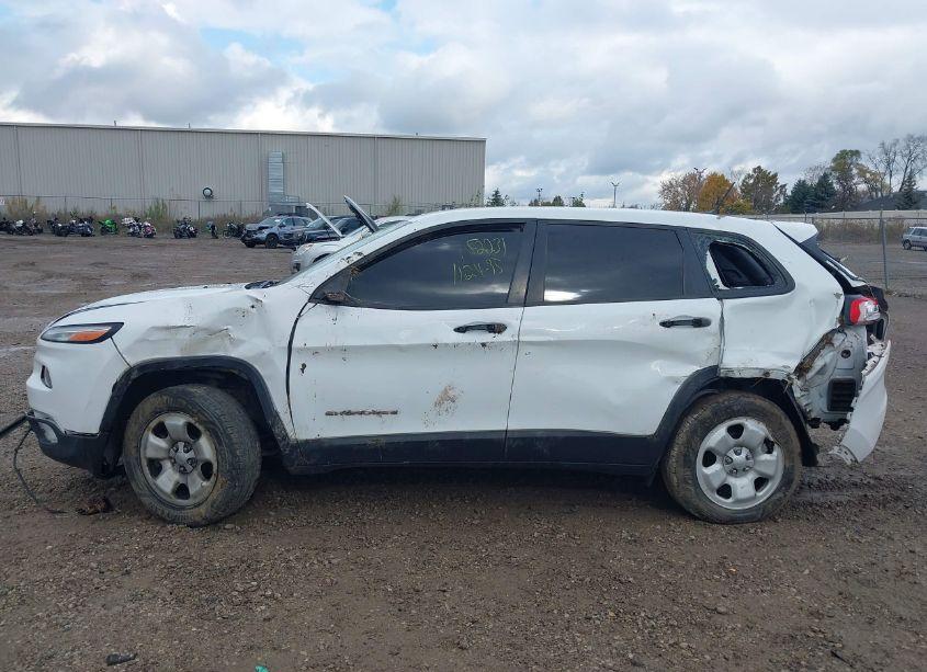 Photo 14 of 2016 Jeep Cherokee SPORT (VIN 1C4PJLAB3GW171622)