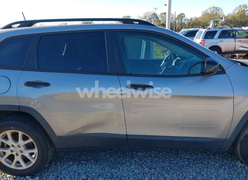 Photo 13 of 2016 Jeep Cherokee SPORT (VIN 1C4PJLAB3GW184516)
