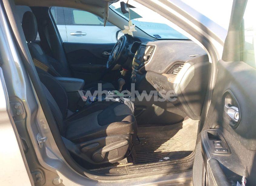 Photo 5 of 2016 Jeep Cherokee ALTITUDE (VIN 1C4PJLAB3GW302581)