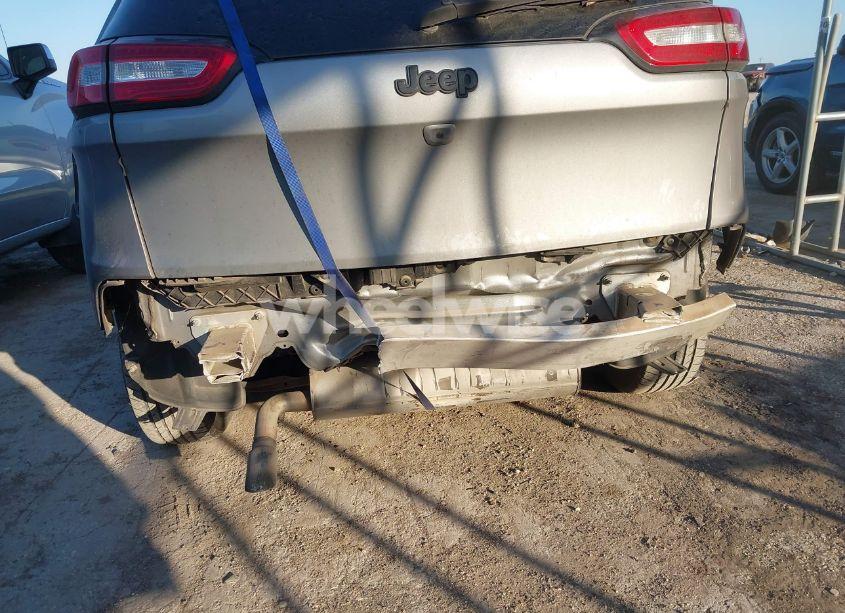 Photo 6 of 2016 Jeep Cherokee ALTITUDE (VIN 1C4PJLAB3GW302581)