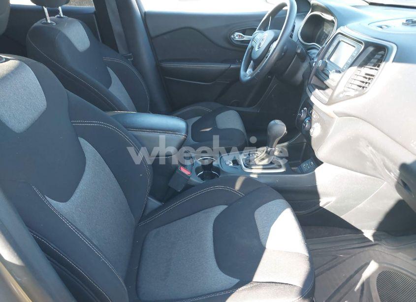 Photo 5 of 2016 Jeep Cherokee SPORT (VIN 1C4PJLAB3GW320174)