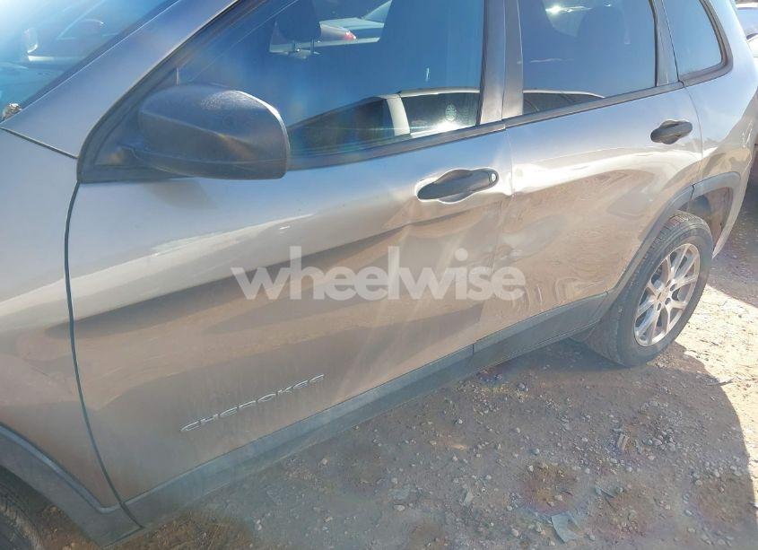 Photo 6 of 2016 Jeep Cherokee SPORT (VIN 1C4PJLAB3GW320174)