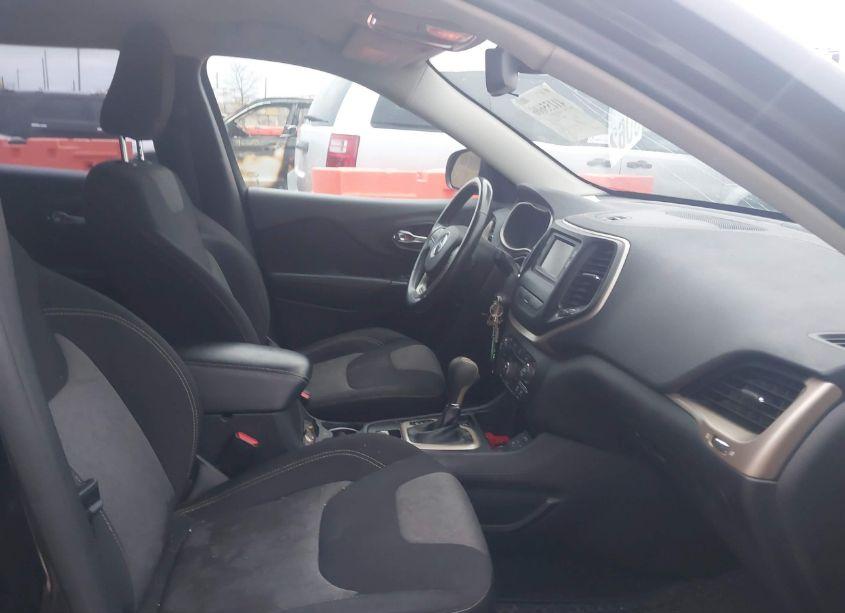 Photo 5 of 2014 Jeep Cherokee SPORT (VIN 1C4PJLAB4EW167253)