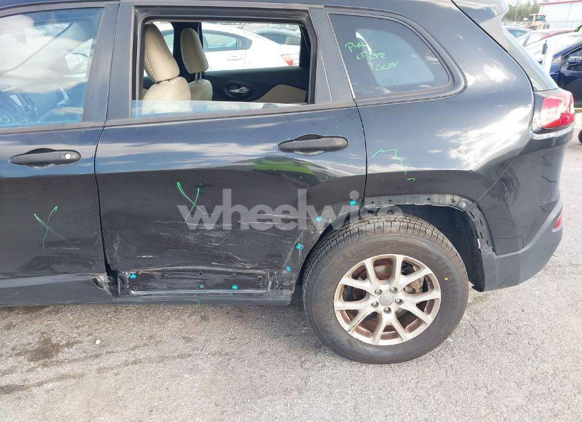 Photo 6 of 2015 Jeep Cherokee SPORT (VIN 1C4PJLAB4FW601978)