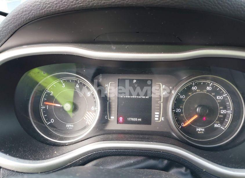 Photo 7 of 2015 Jeep Cherokee SPORT (VIN 1C4PJLAB4FW601978)