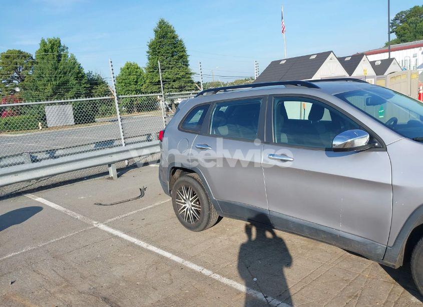 Photo 5 of 2015 Jeep Cherokee SPORT (VIN 1C4PJLAB4FW616612)