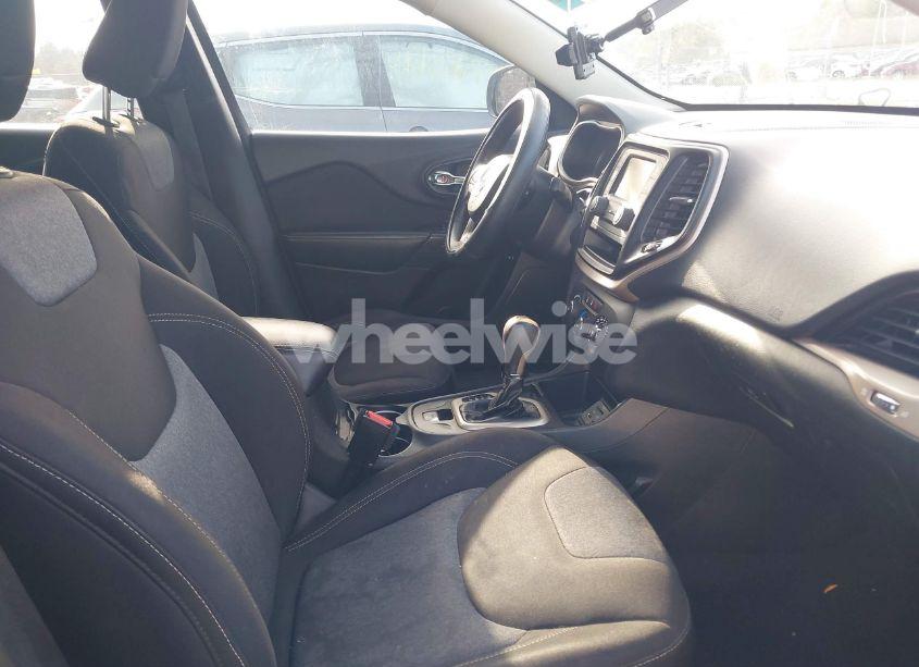 Photo 5 of 2015 Jeep Cherokee SPORT (VIN 1C4PJLAB4FW762251)