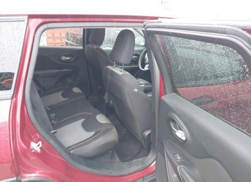 Photo 8 of 2016 Jeep Cherokee SPORT (VIN 1C4PJLAB4GW264214)