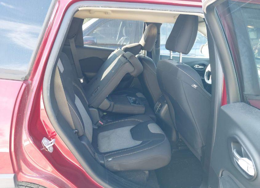 Photo 8 of 2015 Jeep Cherokee SPORT (VIN 1C4PJLAB5FW637355)