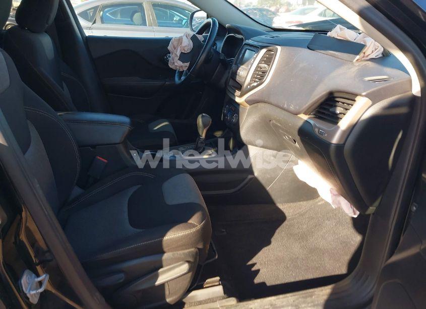 Photo 5 of 2015 Jeep Cherokee SPORT (VIN 1C4PJLAB5FW684059)