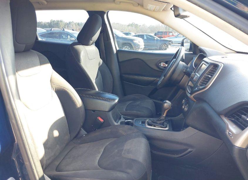 Photo 5 of 2016 Jeep Cherokee SPORT (VIN 1C4PJLAB5GW137486)