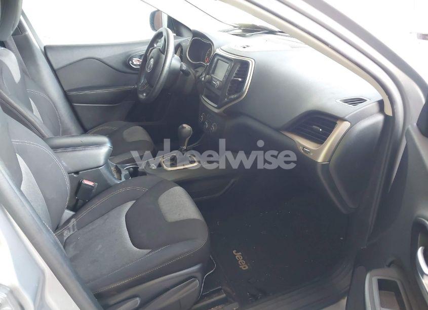 Photo 5 of 2016 Jeep Cherokee SPORT (VIN 1C4PJLAB5GW207827)