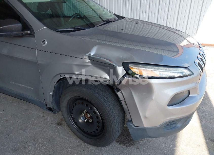 Photo 6 of 2016 Jeep Cherokee SPORT (VIN 1C4PJLAB5GW207827)