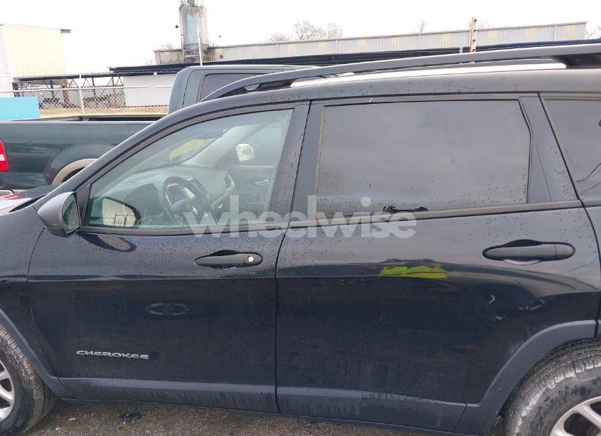 Photo 14 of 2017 Jeep Cherokee SPORT FWD (VIN 1C4PJLAB5HW535508)