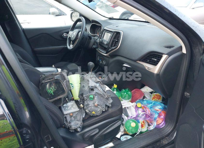 Photo 5 of 2017 Jeep Cherokee SPORT FWD (VIN 1C4PJLAB5HW535508)