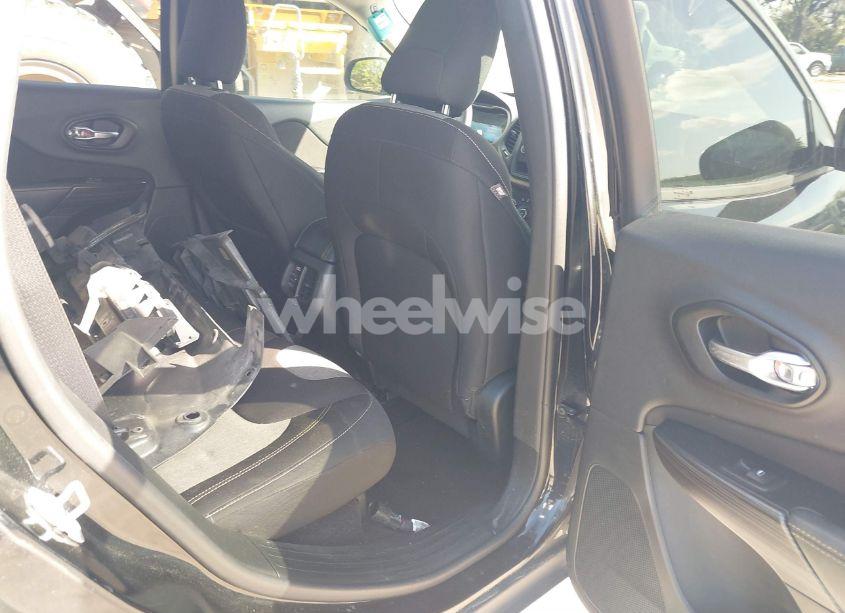 Photo 8 of 2017 Jeep Cherokee SPORT FWD (VIN 1C4PJLAB5HW559579)