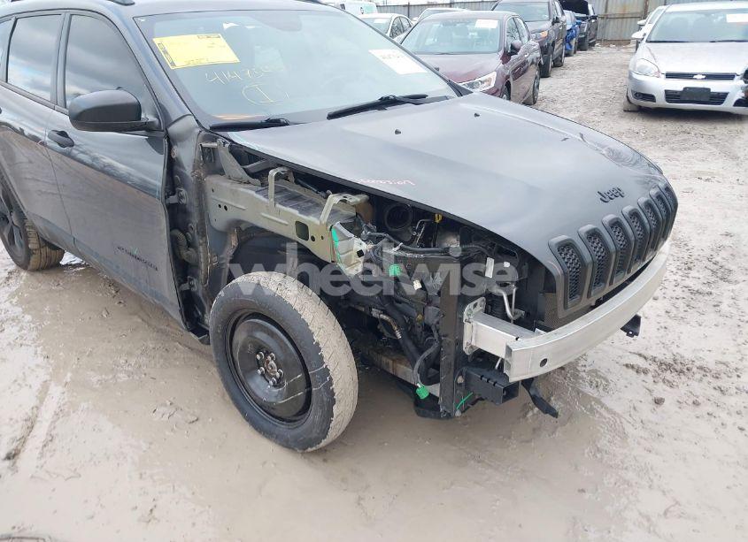 Photo 6 of 2017 Jeep Cherokee ALTITUDE FWD (VIN 1C4PJLAB5HW592694)