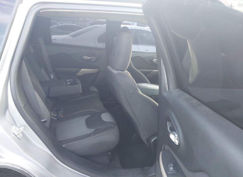 Photo 8 of 2017 Jeep Cherokee ALTITUDE FWD (VIN 1C4PJLAB5HW660606)