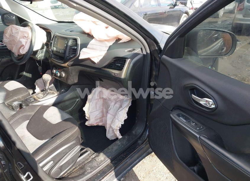 Photo 5 of 2014 Jeep Cherokee SPORT (VIN 1C4PJLAB6EW104686)