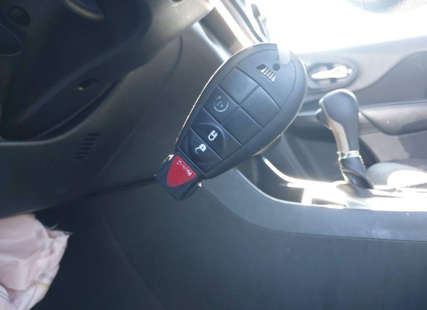 Photo 11 of 2015 Jeep Cherokee SPORT (VIN 1C4PJLAB6FW660840)