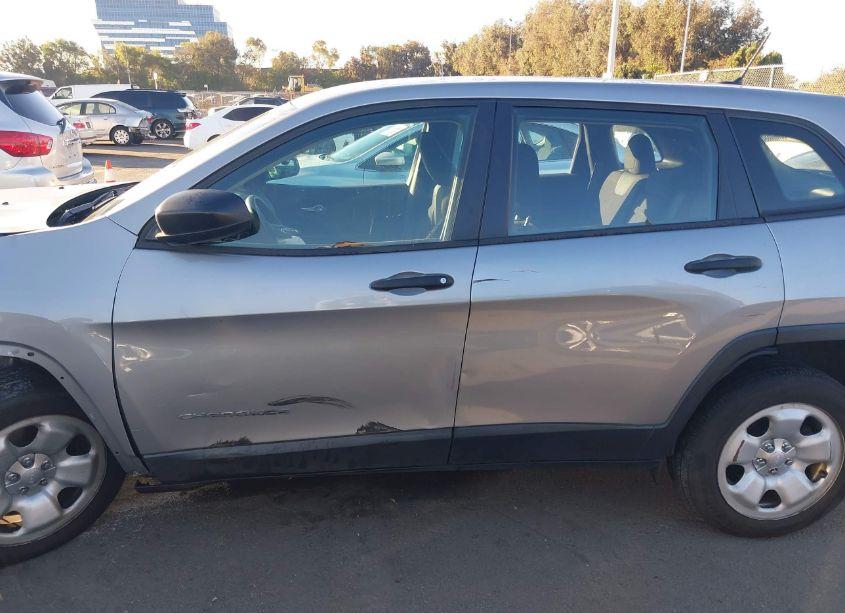 Photo 14 of 2015 Jeep Cherokee SPORT (VIN 1C4PJLAB6FW660840)