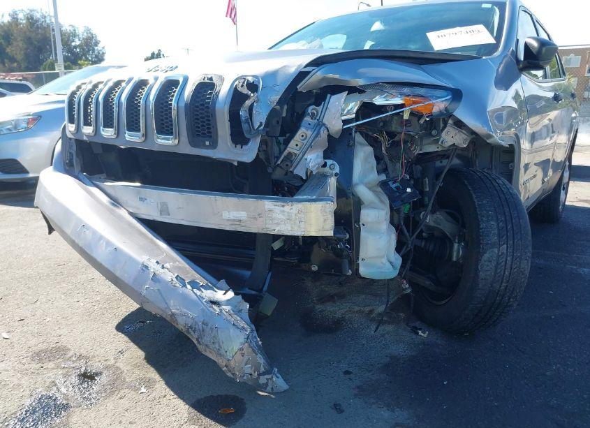 Photo 17 of 2015 Jeep Cherokee SPORT (VIN 1C4PJLAB6FW660840)